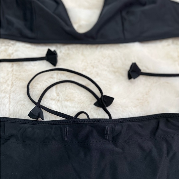 Lululemon bikini 6 & 8 - Picture 4 of 4